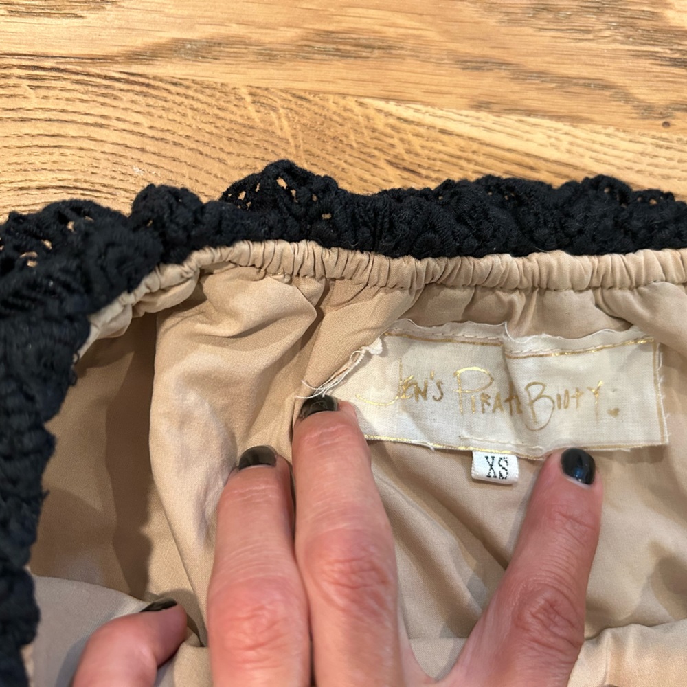 Jen’s Pirate Booty lace tube top - Picture 3 of 4